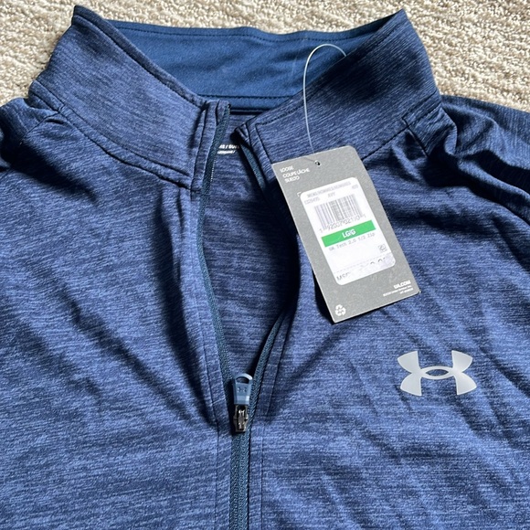 Light Weight UA Men’s 1/4 zip - Picture 2 of 3